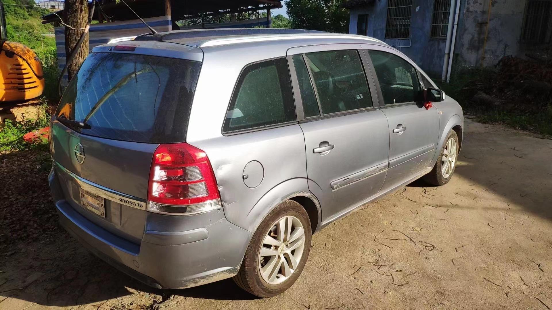 8自动档,纯进口七座mpv,电子档全景天窗,年检到2024