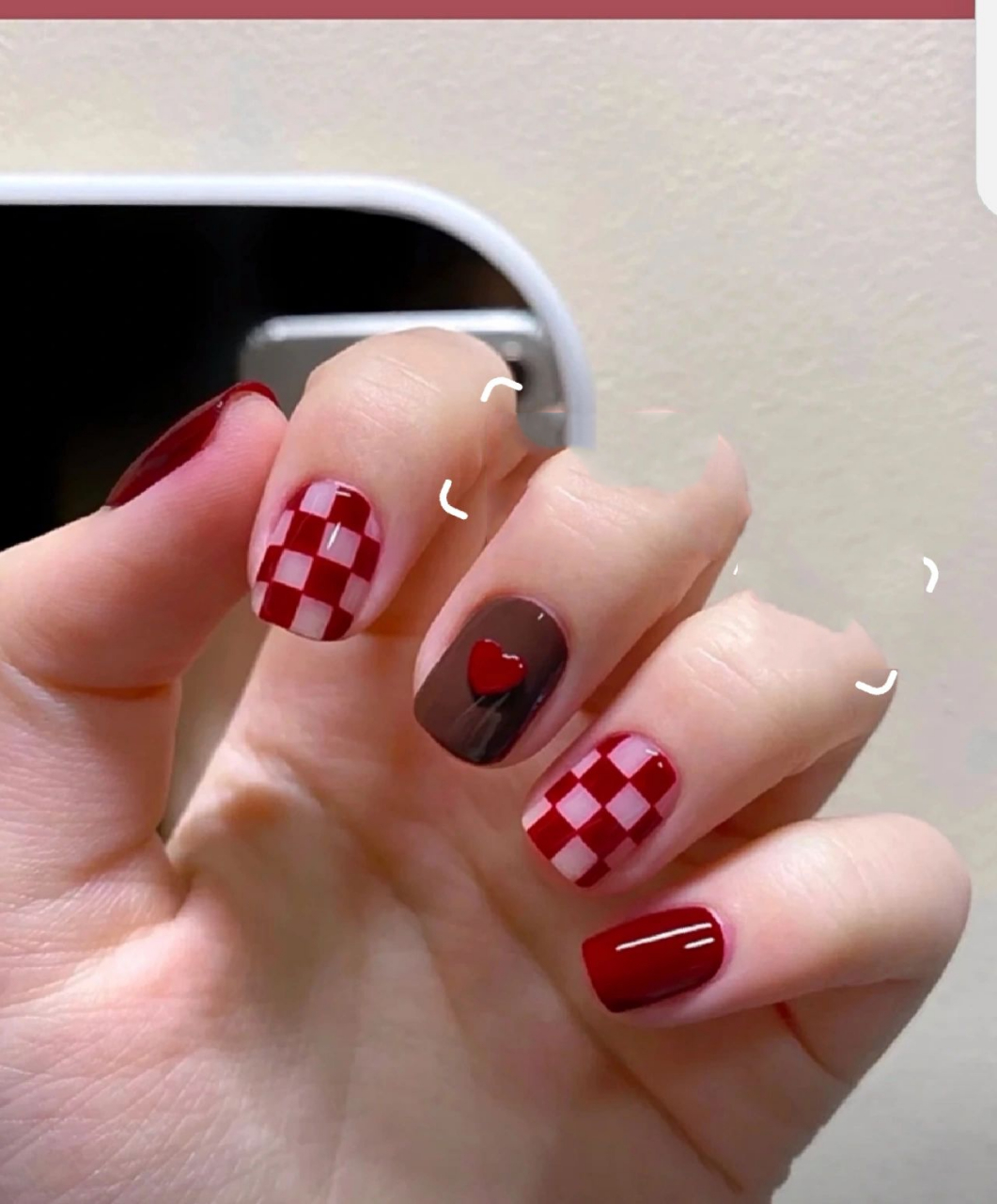 2023新年显白喜庆红色美甲款式图片合集