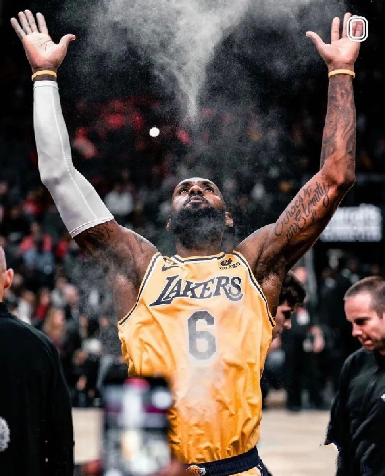 詹姆斯夺冠励志语录 1,不要再叫我小皇帝,因为我已经登基了.