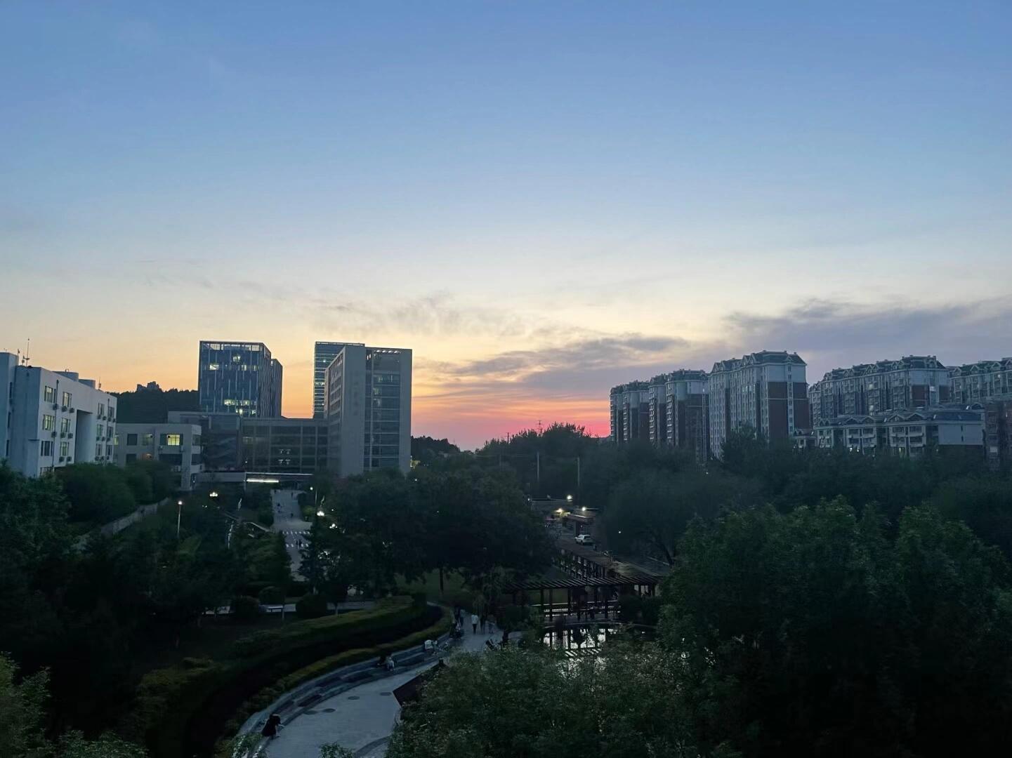 恭喜你们成为郎茂山皇家医学院的一份子!