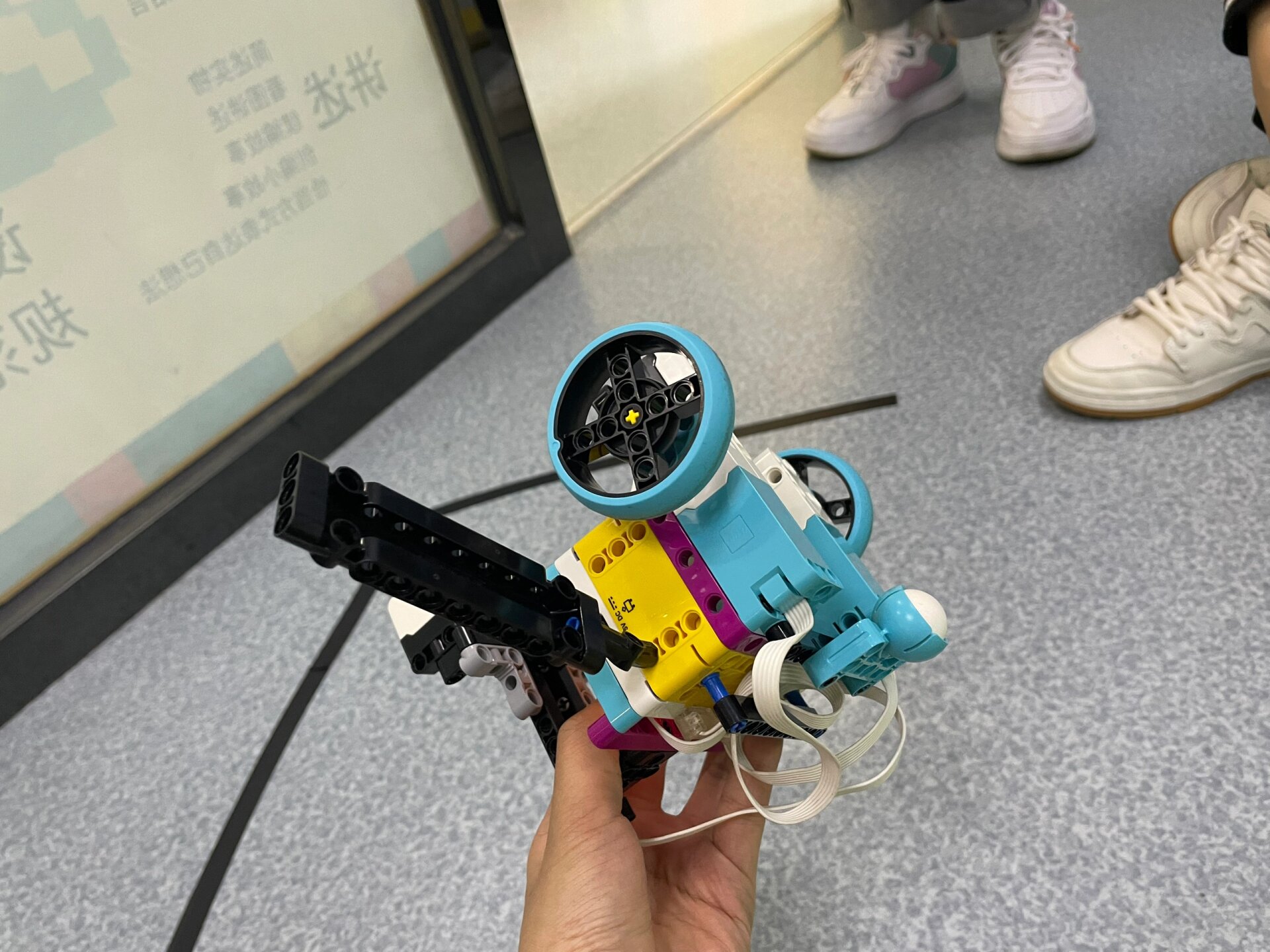 乐高 spike 相扑机器人 (反射光)