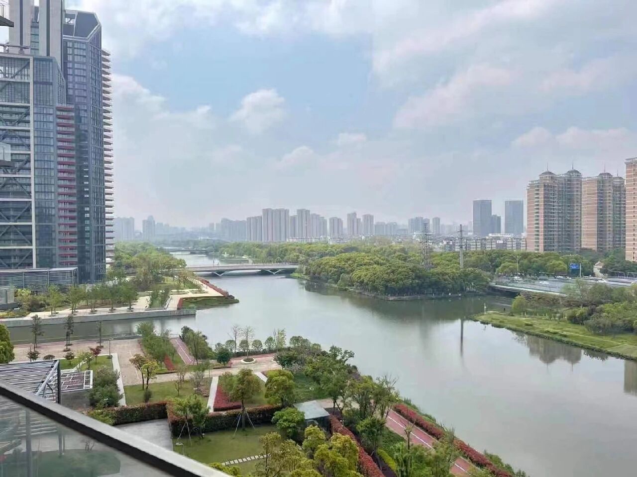 帝宝410平 2200万 宁波小区有很多 帝宝只有一个 送3个车位 诚心买可