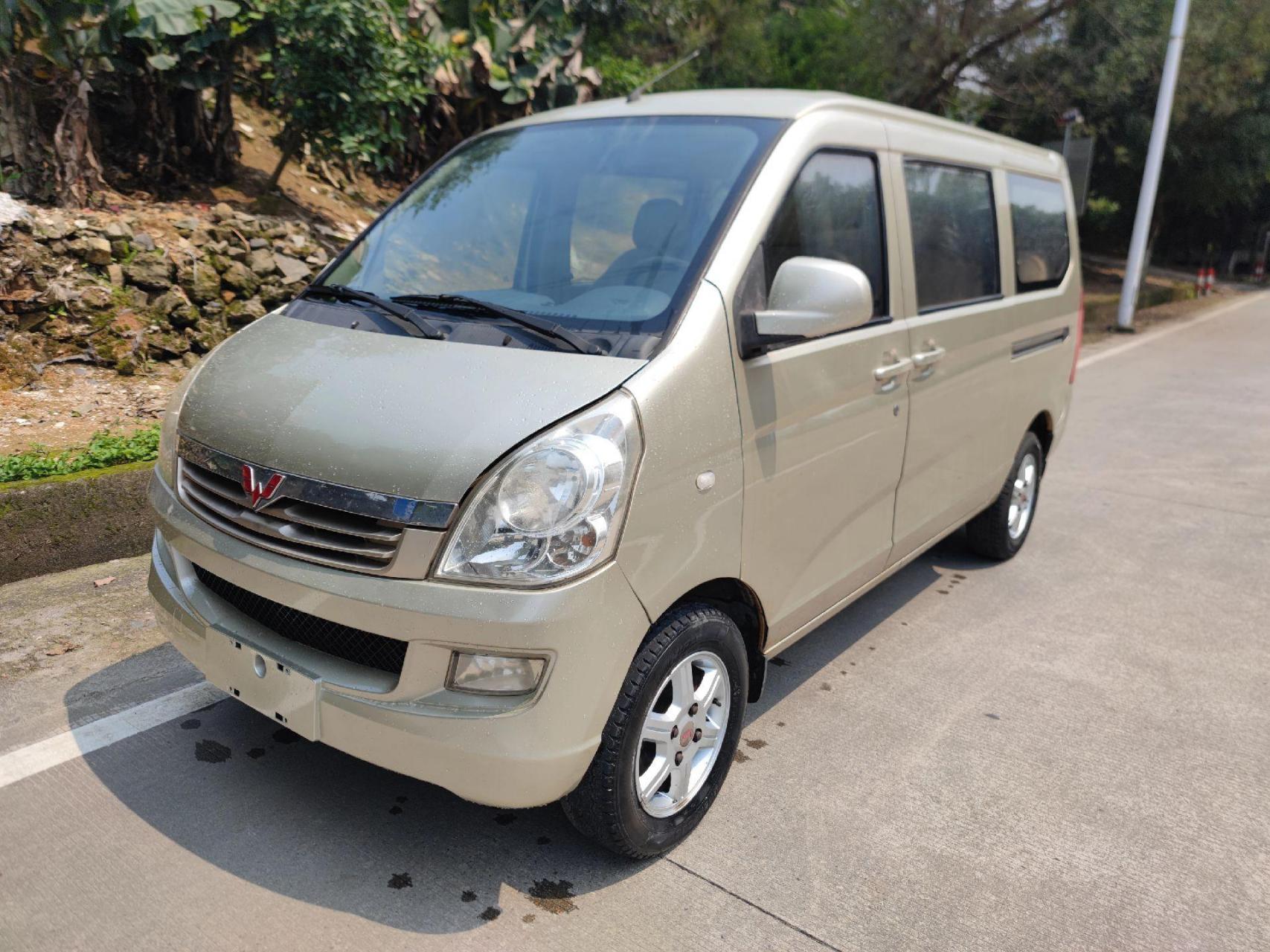 大屏导航 倒车影像,年检刚检,价格便宜二手车 二手五菱荣光s