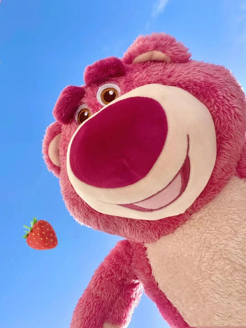 超级可爱的草莓熊壁纸来一波