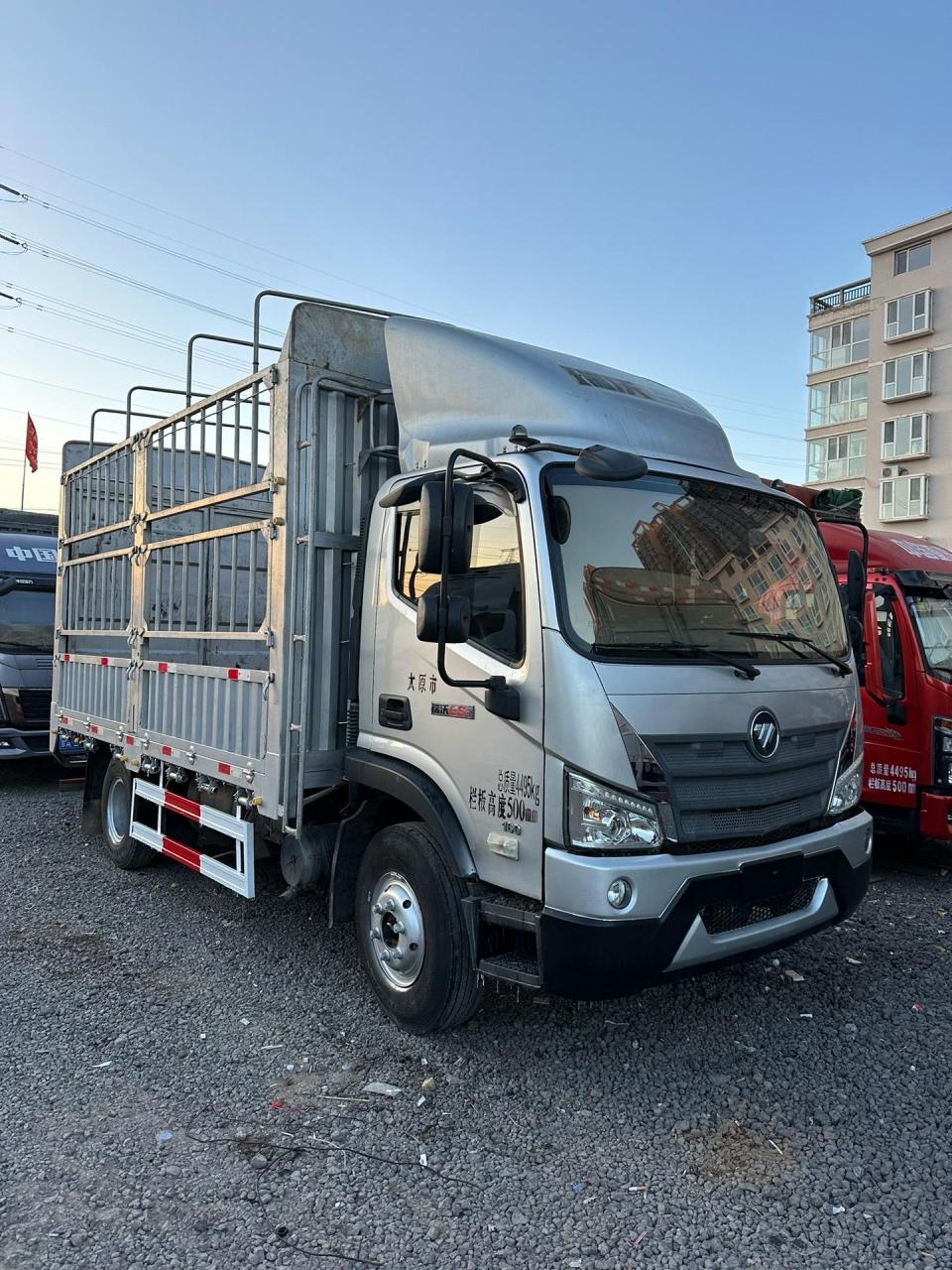 新到19年瑞沃es3高栏,825轮胎,法士特8档,内径2米45宽,玉柴160马力