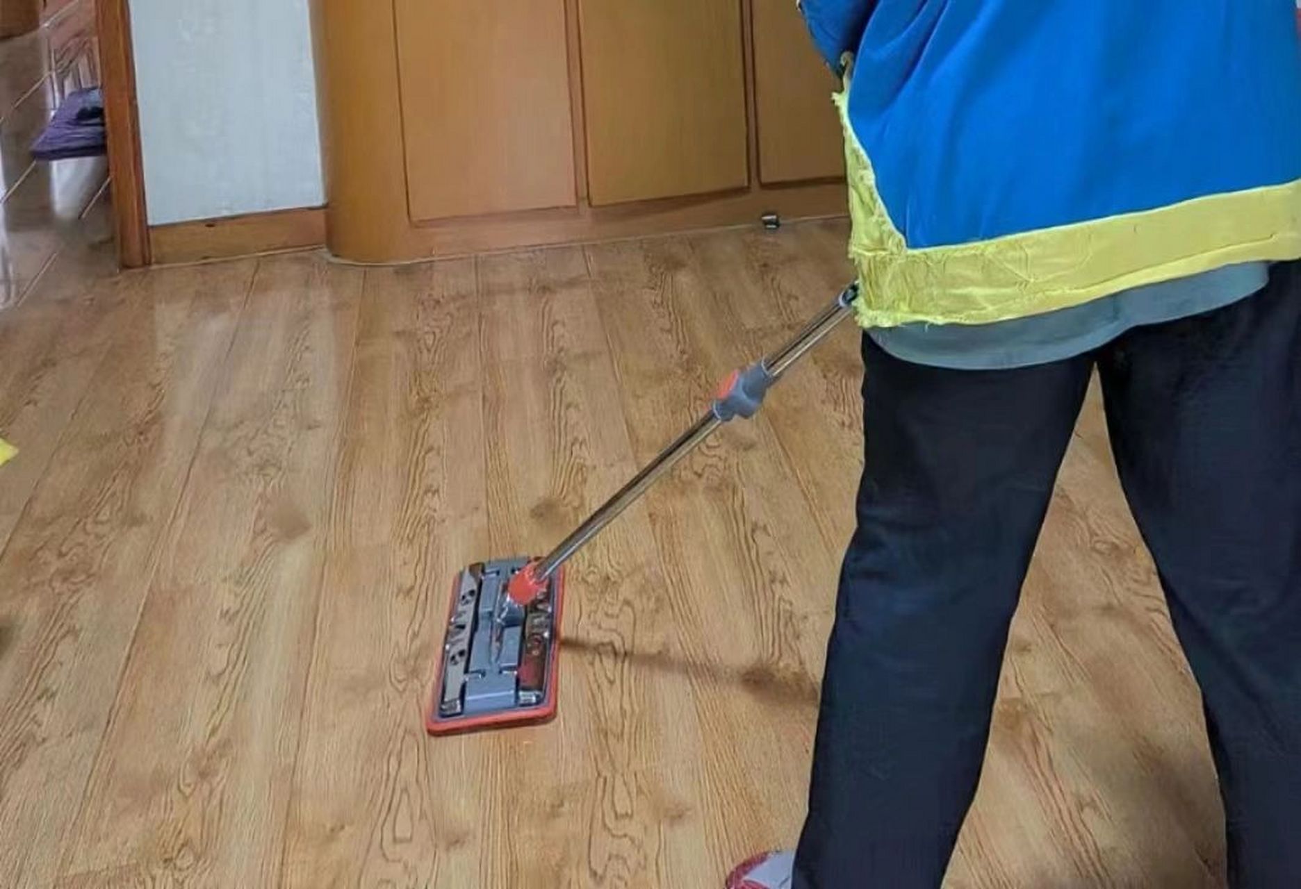 家人们征集一些做家务的图 家人们征集一些做家务的图片,应付老板用