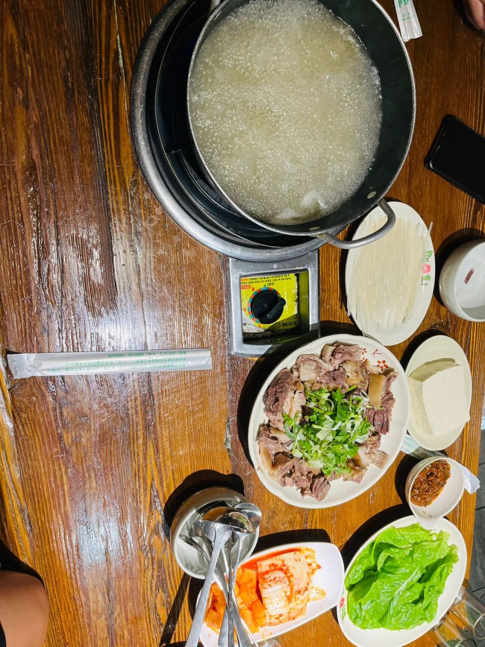 延吉|梅花狗肉馆 三伏天配上一个狗肉火锅 味道不要太好啊 爽口凉菜