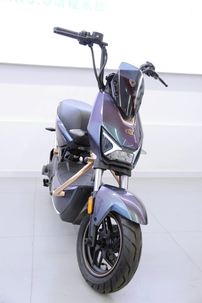 雅迪极光4.0 极光4.