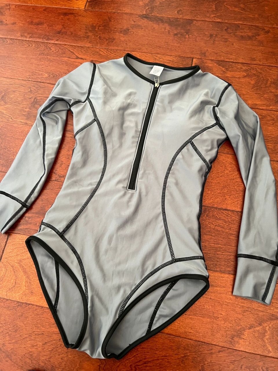 这件是我被99买家秀种草的泳衣 谁能想到几十块钱的泳衣可以这煤妹