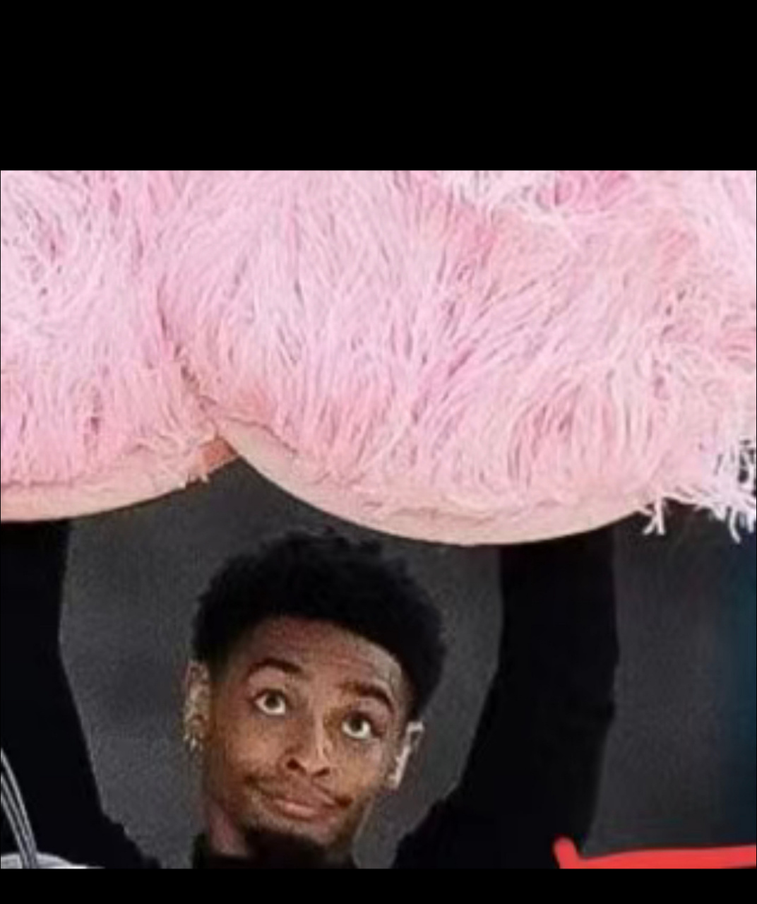 lady gaga后面的舞伴表情也太搞笑了