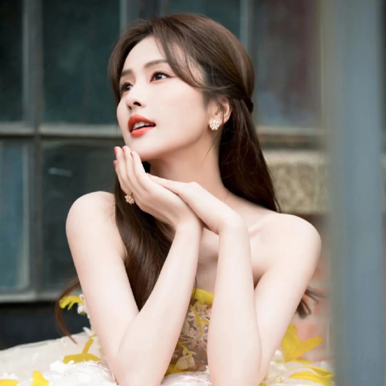 黄色公主裙白鹿98太好看辣99鹿宝头像7815壁纸