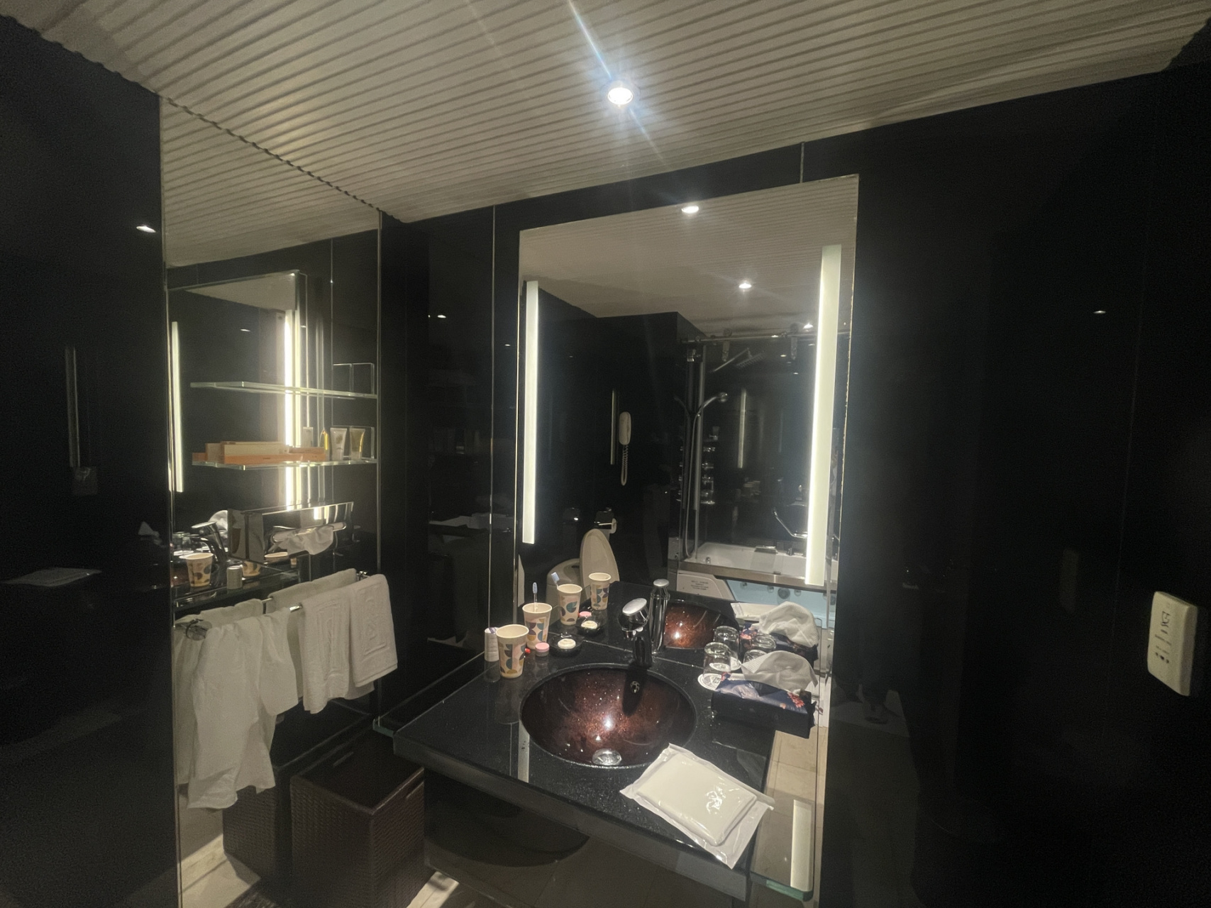 酒店:新丽华 当天入住已经是半夜所以匆忙拍照91酒店交通7615