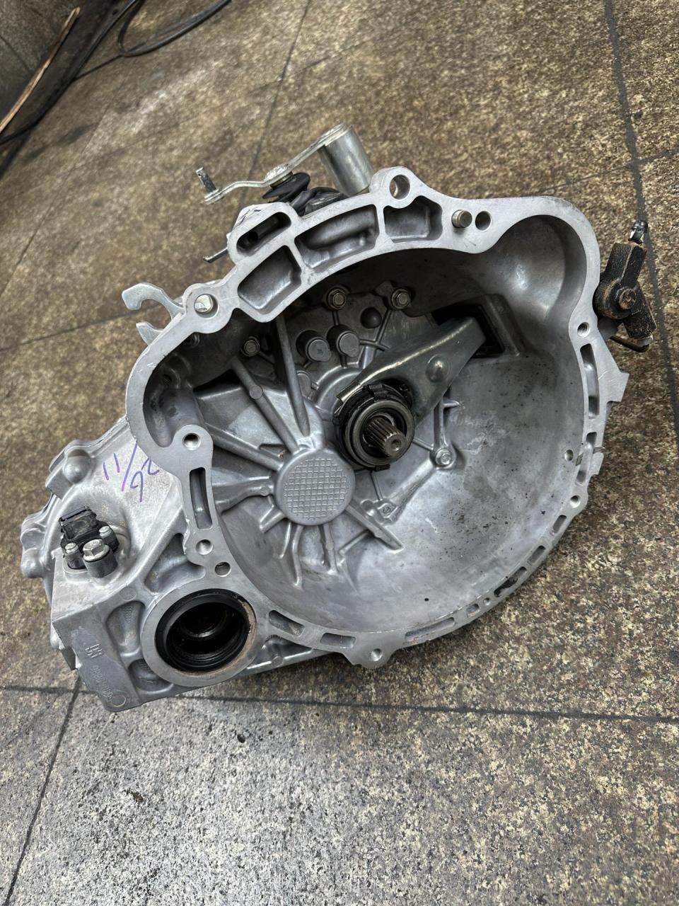 汽车配件 吉利全球鹰gx7 sx718  4g18 1.8手动变速箱