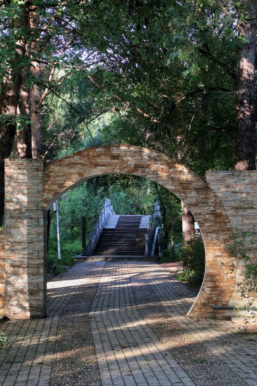 扎兰屯|吊桥公园|夏天 小城夏天 图4,我与松鼠的对视 图6,白老师的