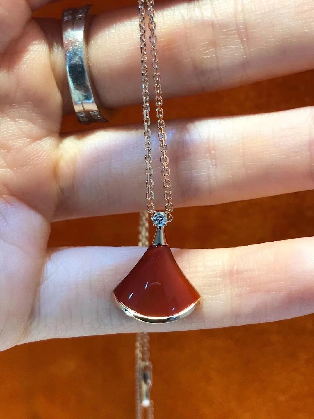 bvlgarl宝格丽小红裙子项链