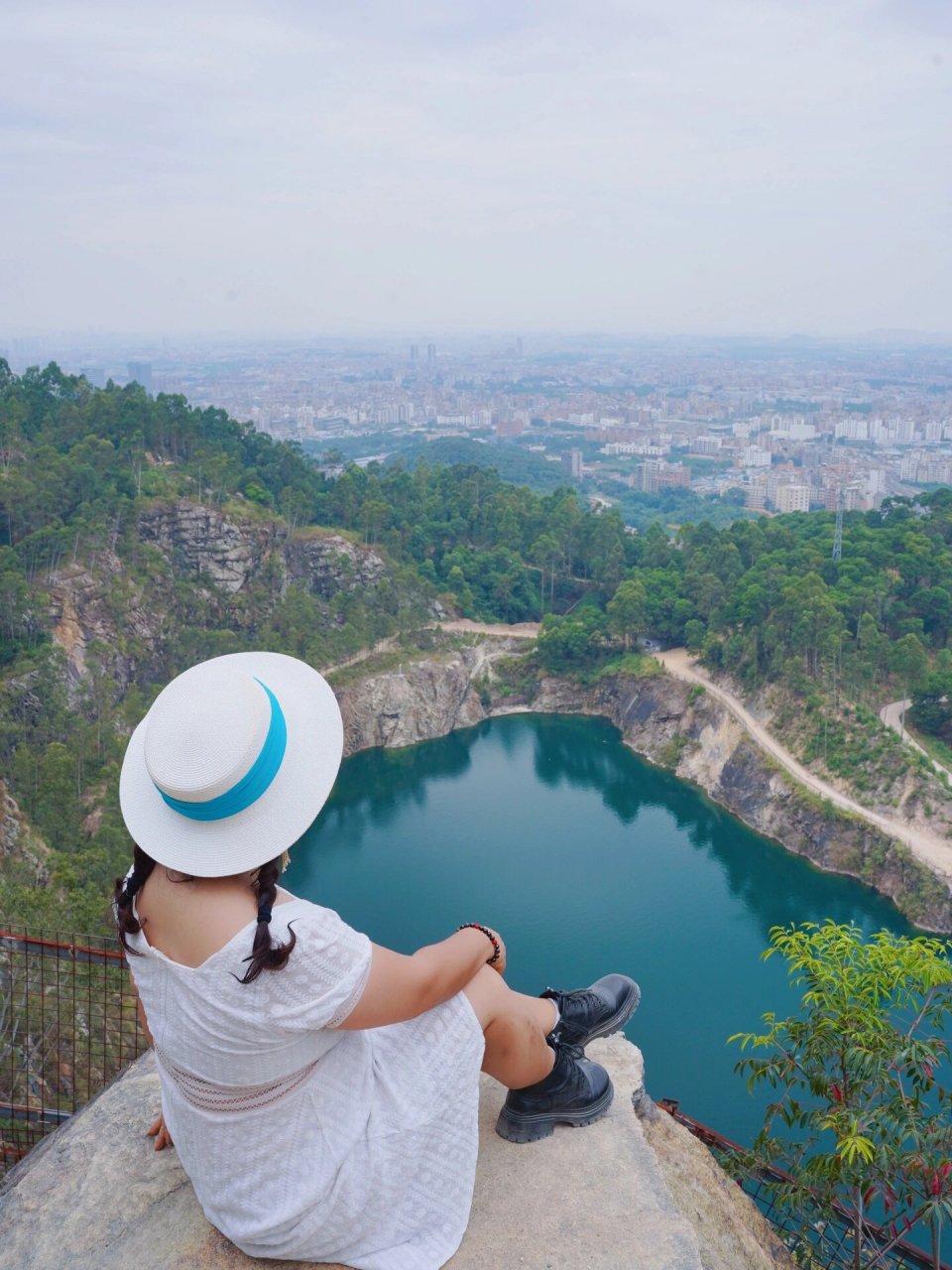 广州白云六片山网红石头爬山攻略 今天来爬了六片山打卡了网红石头