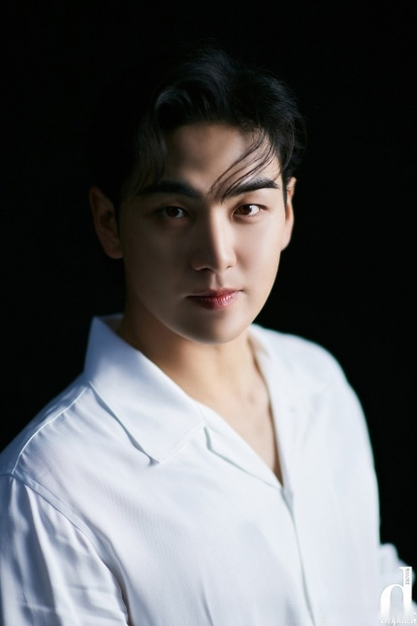 【d美图】 who : #姜东昊#   what : the wood 宣传拍摄现场