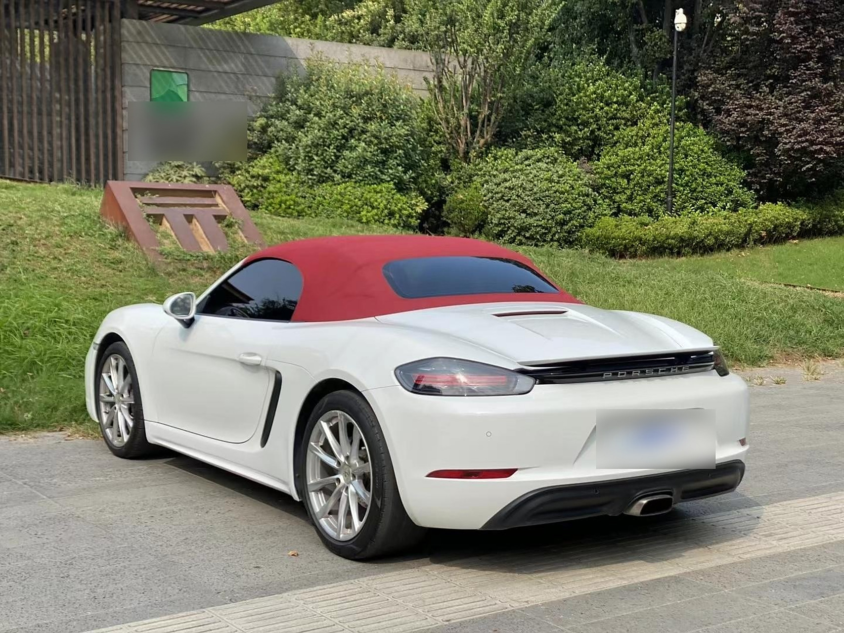 19年保时捷718敞篷,白红红最美配色,选装19寸轮毂,动力转向升级版,头