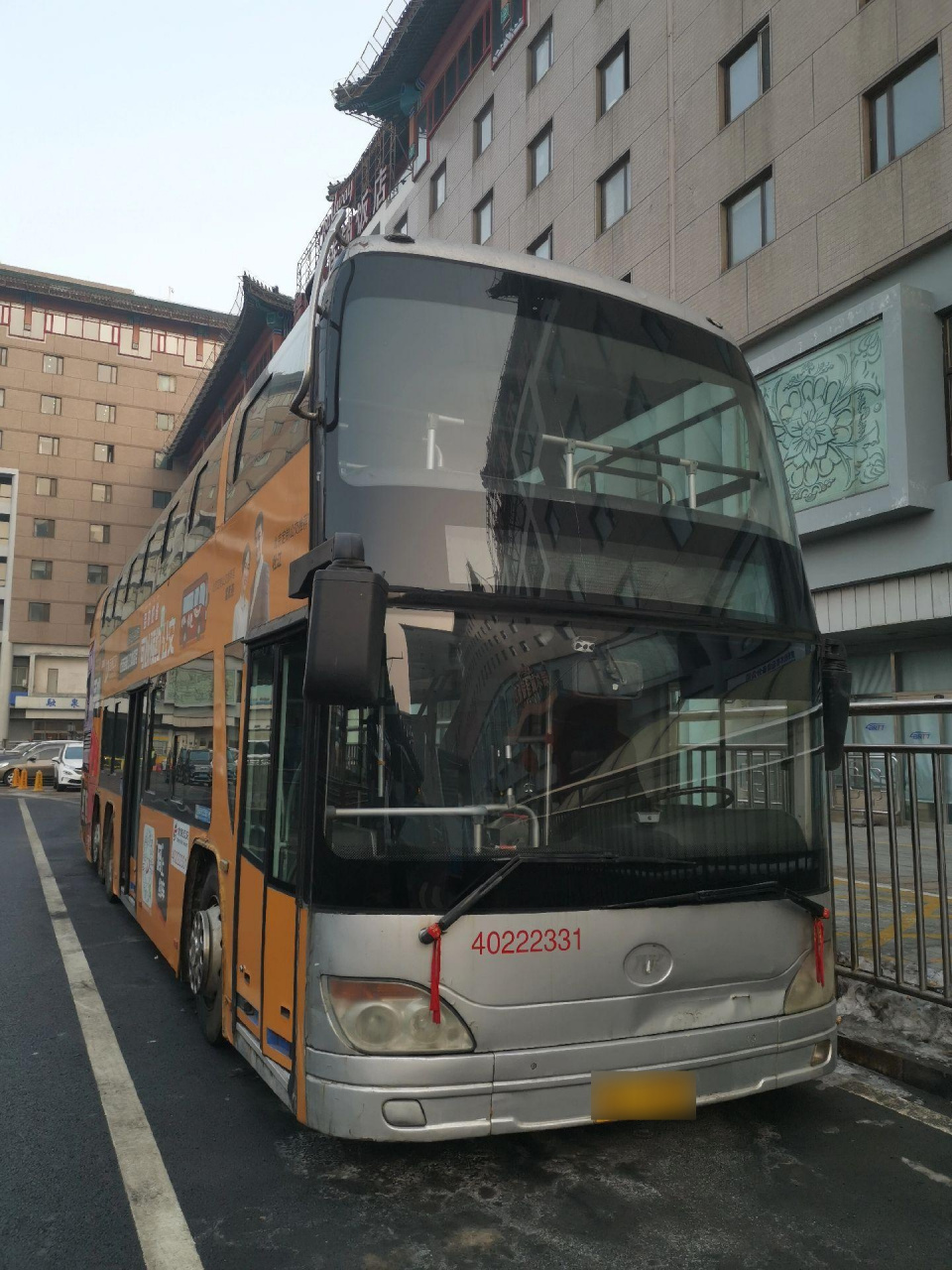 静静地躺在北京西站的老破车们(安凯双层)