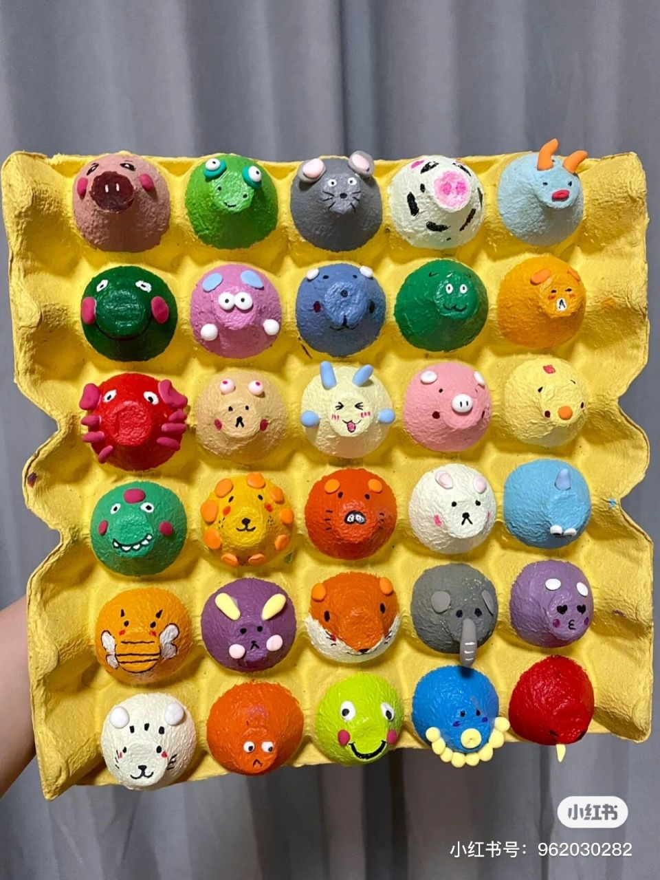 幼儿园的新作业 要求变废为宝制作儿童手工,手动抄袭了一下.