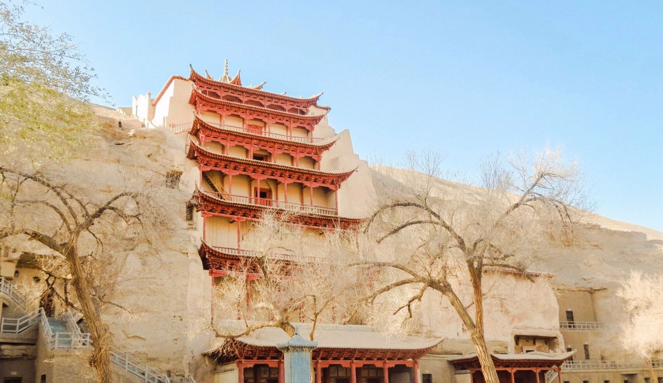 书单97看完好想重修敦煌学,做一回莫高窟人 97最近重温了一档全景