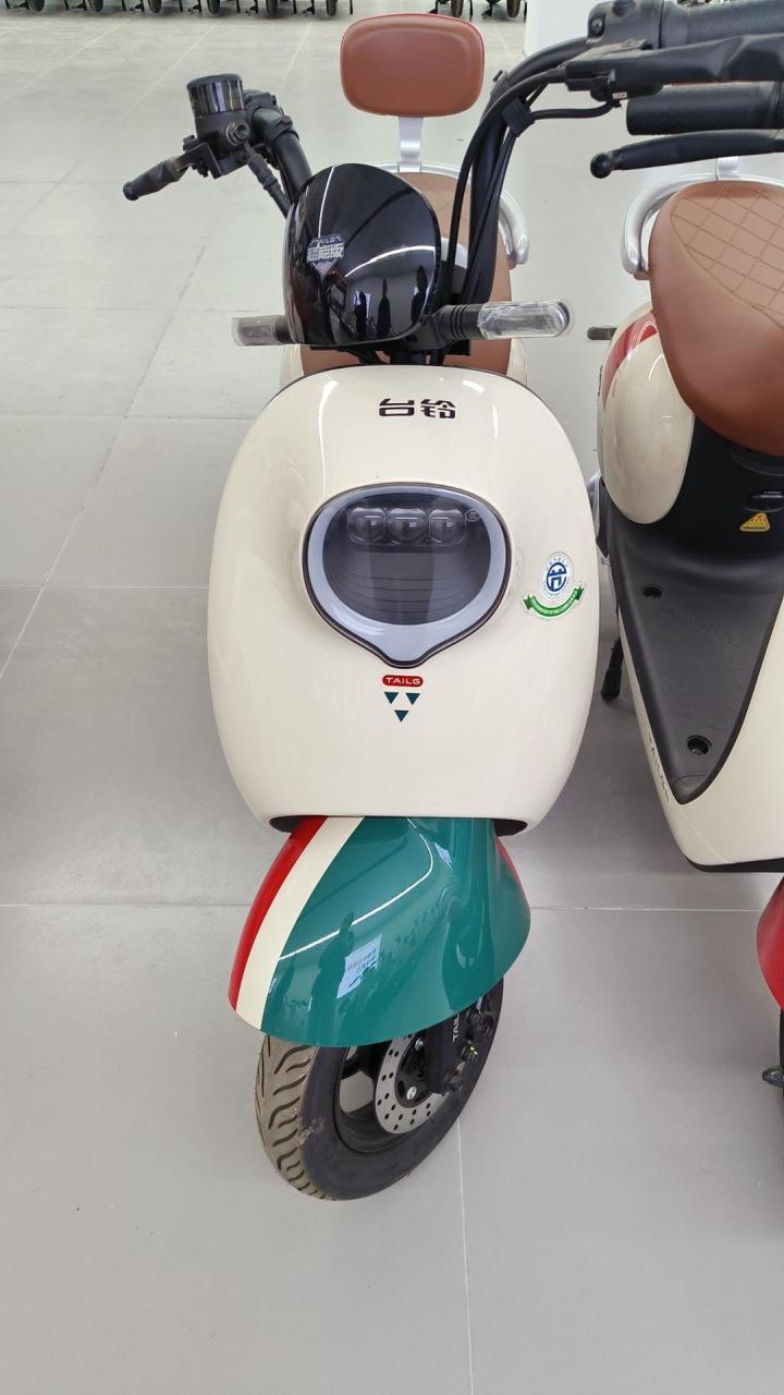 欢迎美女顾客的信任与支持,台铃超能c6走一辆,祝您用车愉快