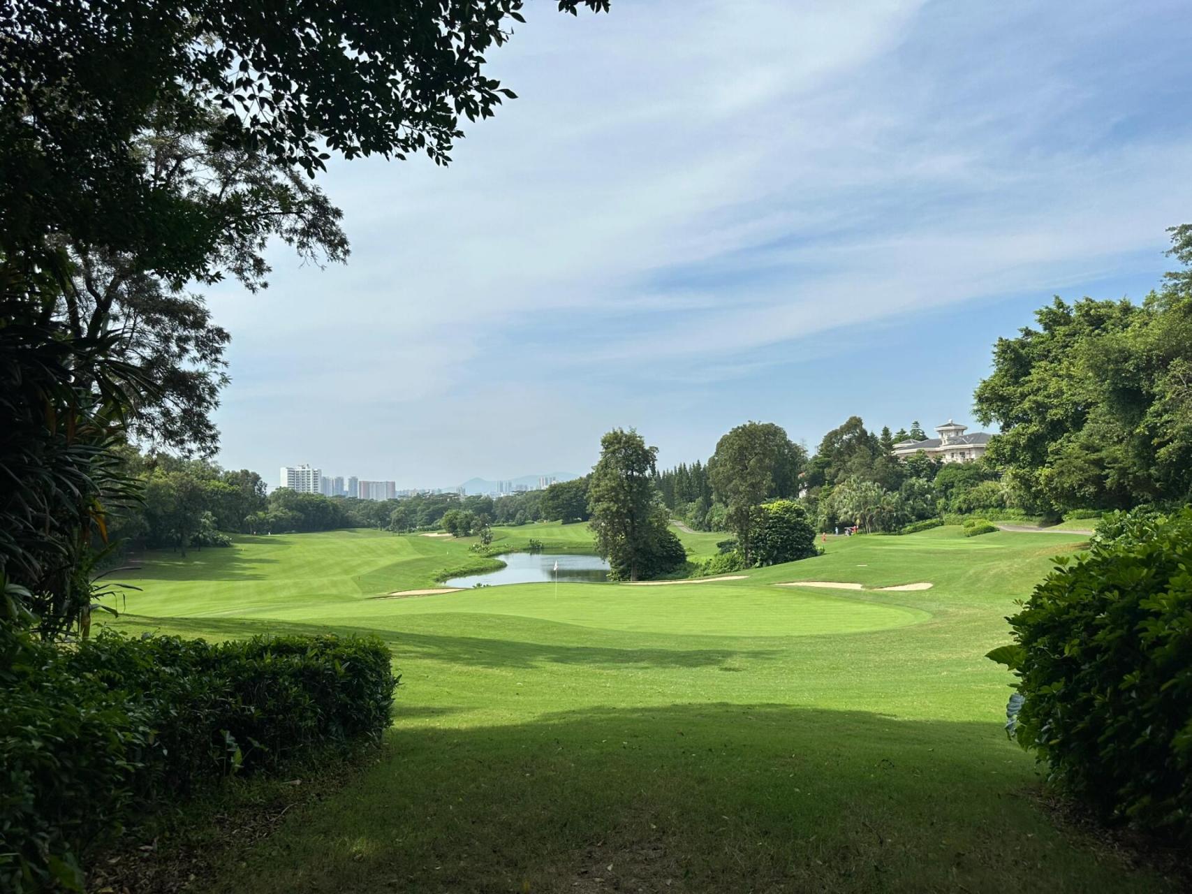 深圳观澜湖旅游度假区也是5a景区,但当我前往时才发现它仅有高尔夫