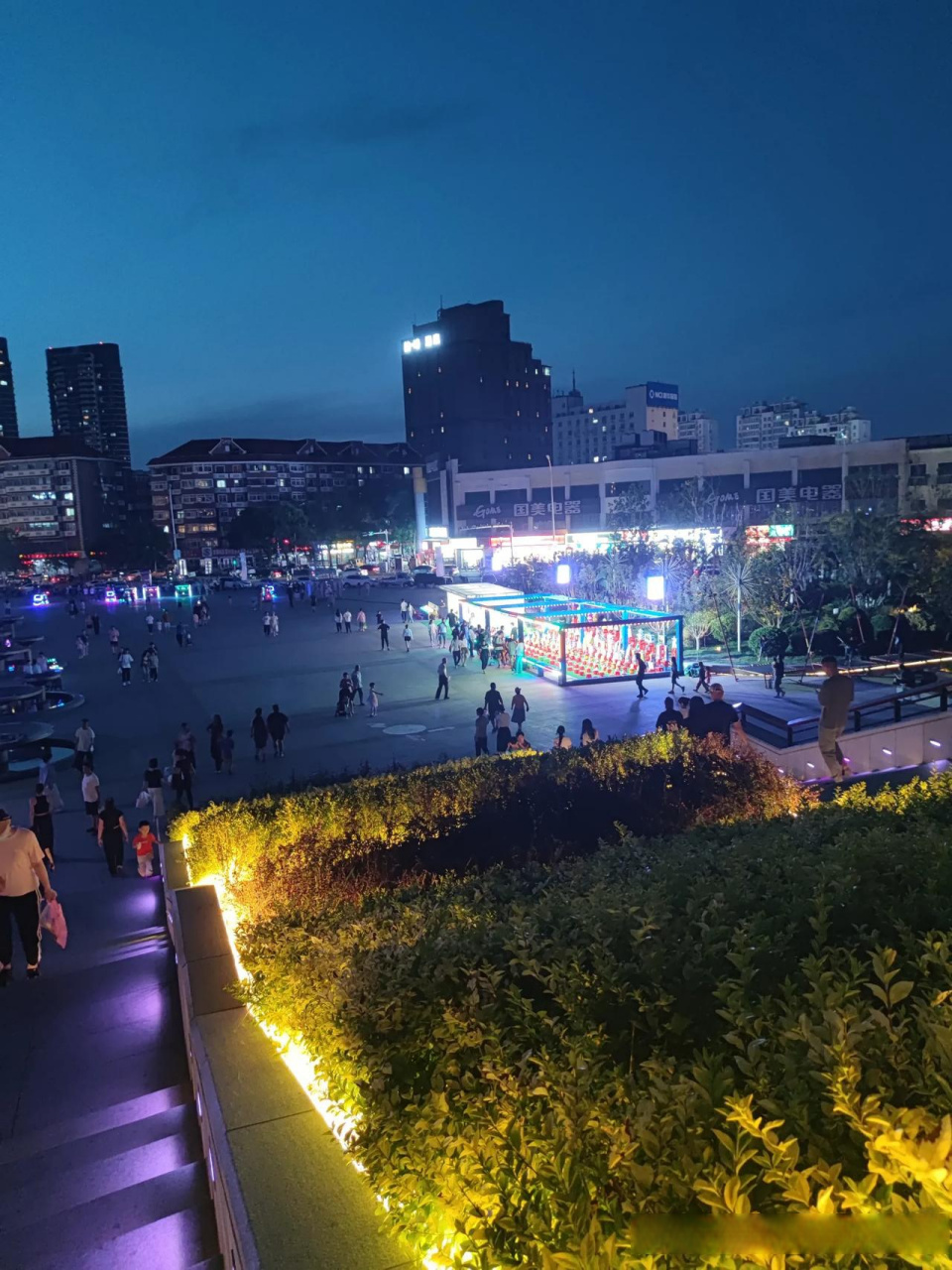 天津塘沽海河外滩公园的夜景:美!
