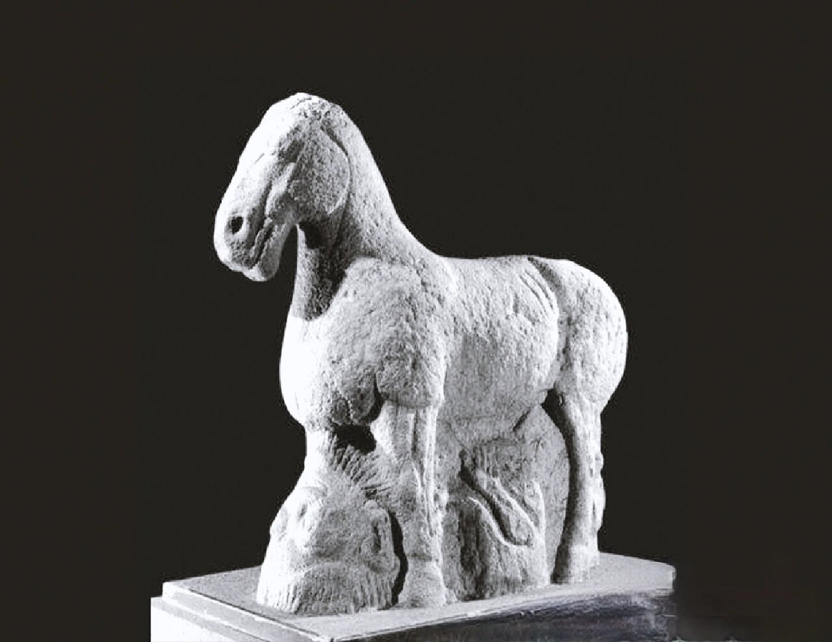 古朴大气—汉代石雕欣赏 汉代,是一个刻在石头里的朝代 它古朴深沉,健