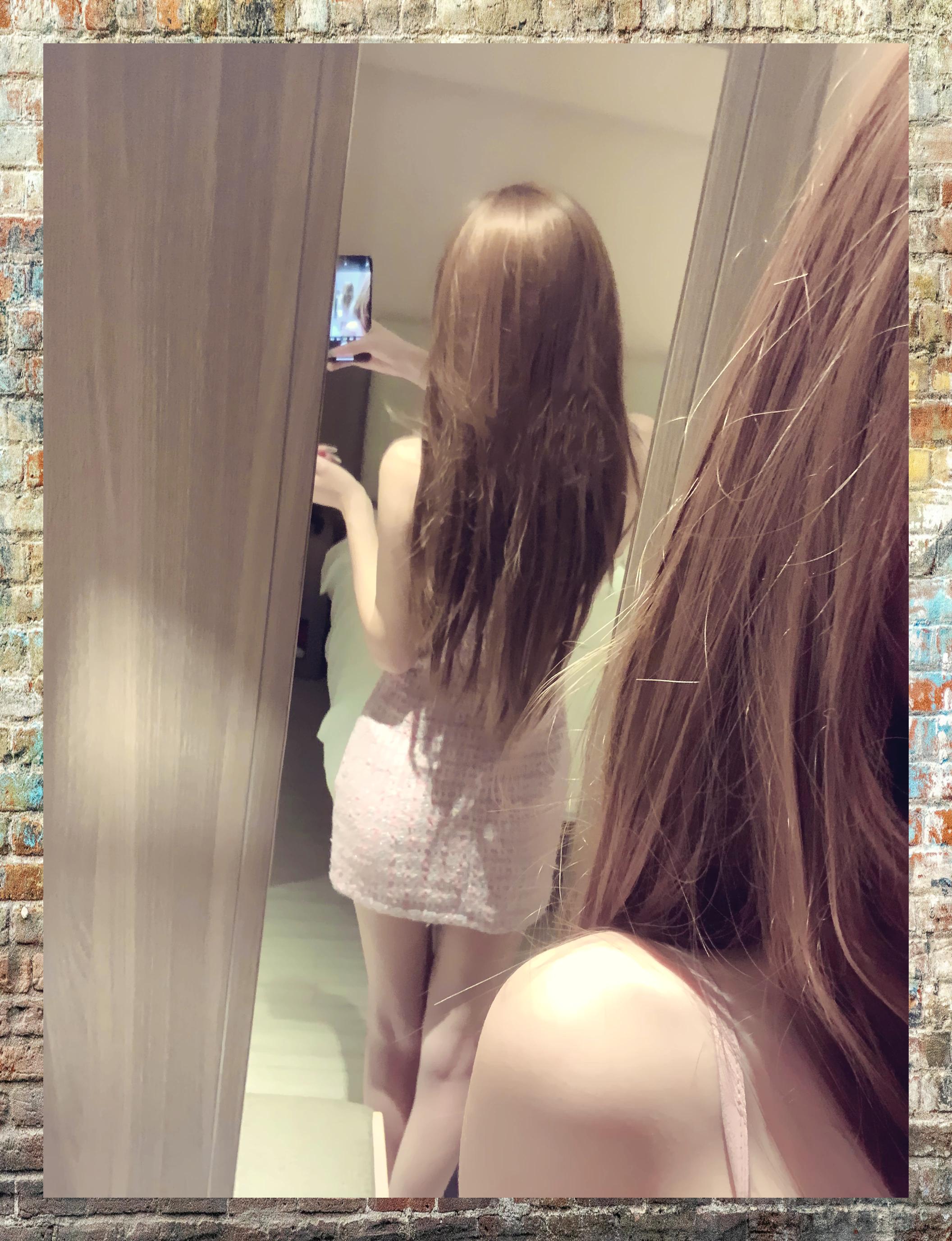 今日穿搭分享:对镜自拍美照 ✨每日look公开,镜子里的自拍也超甜