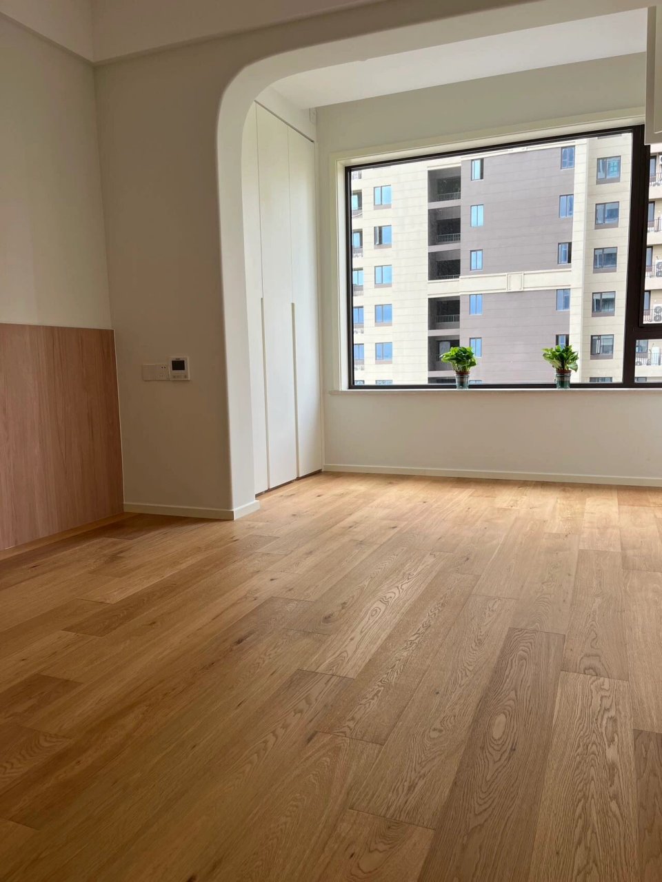 9573万松地板以其卓越的品质和优良的性价比备受用户喜爱.