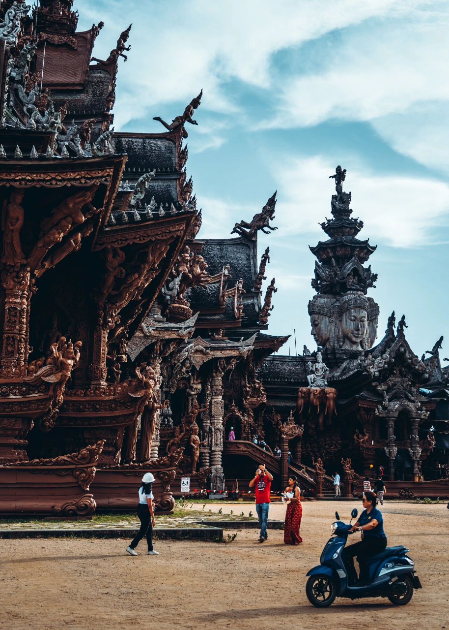 泰国#真理寺[poi]#,一座永不完工的木质宫殿!