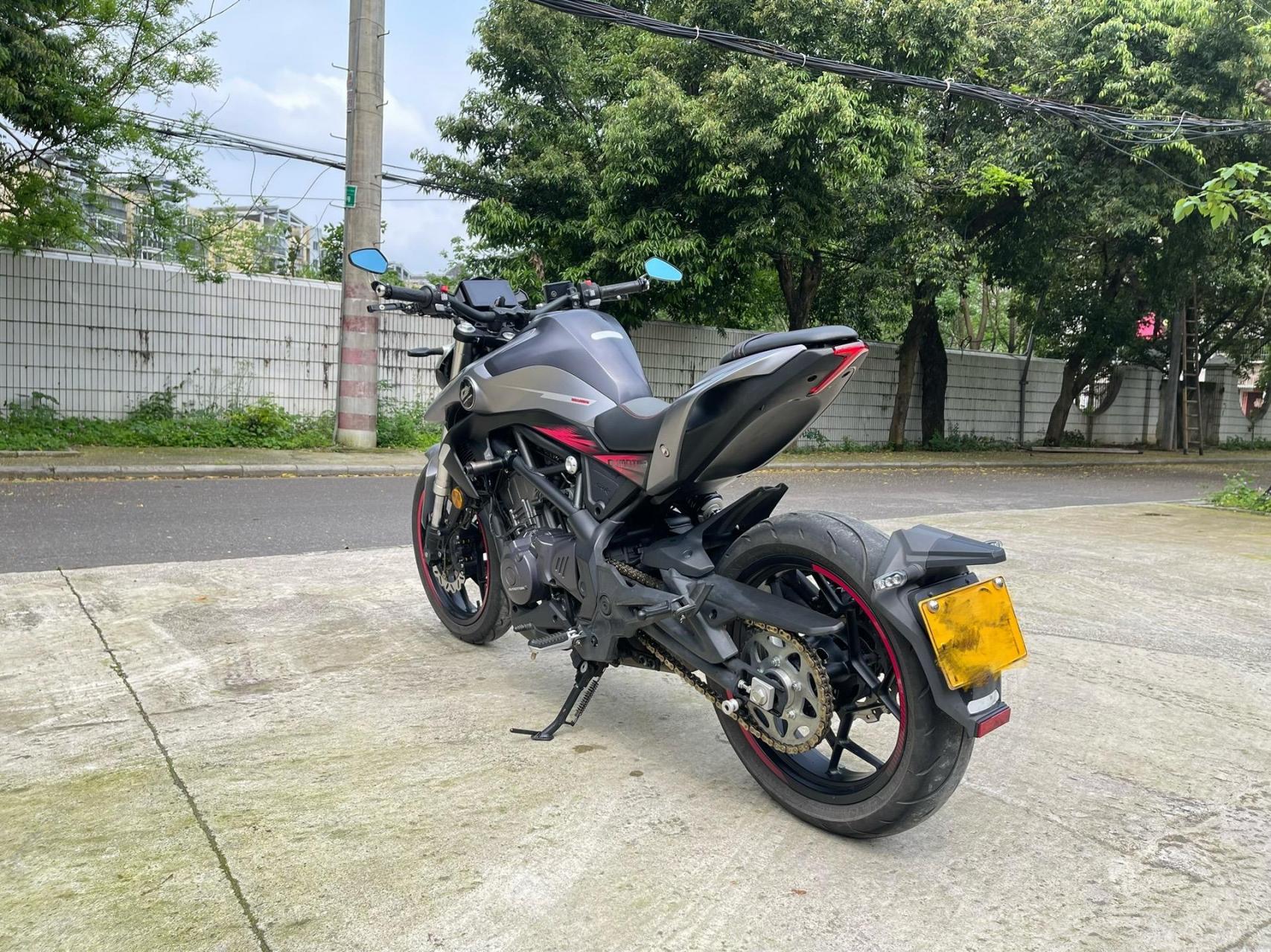 钱江追350圆灯版,18000公里,车况很好,13800上车