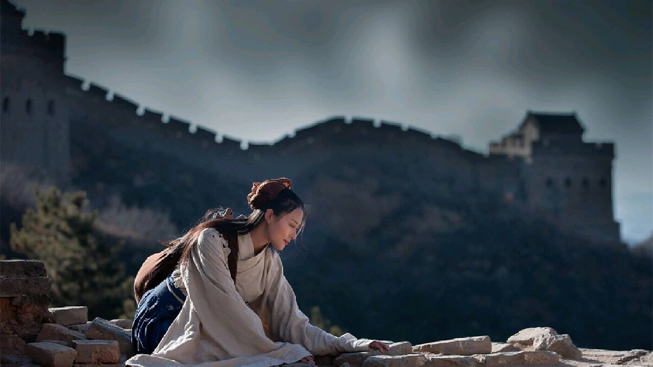 孟姜女哭长城极有可能是由杞梁之妻哭城演变而来的.