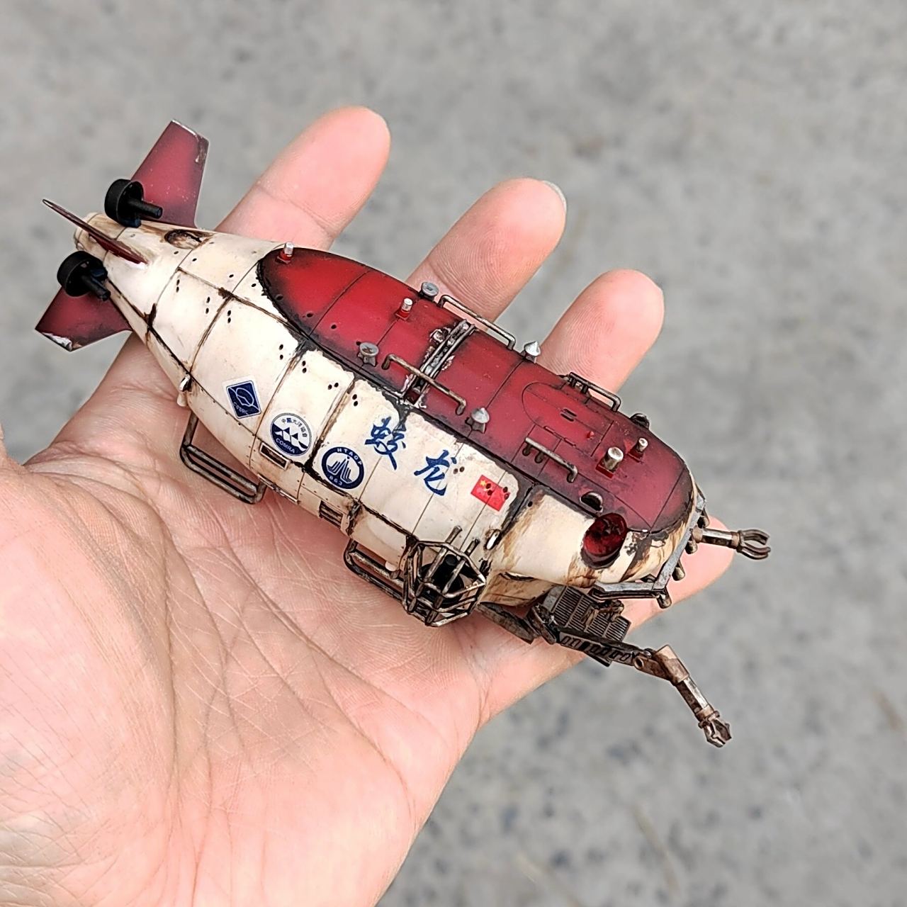 蛟龙号潜水艇模型7515探秘深海奇观的必备艺术 想象一下,你拥有