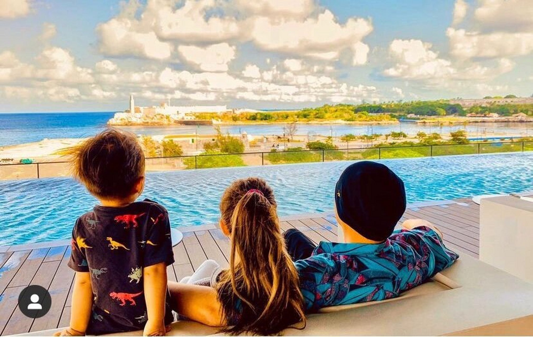 周杰伦晒三胎女儿正面照93 #周杰伦晒三胎女儿正面照# 313832