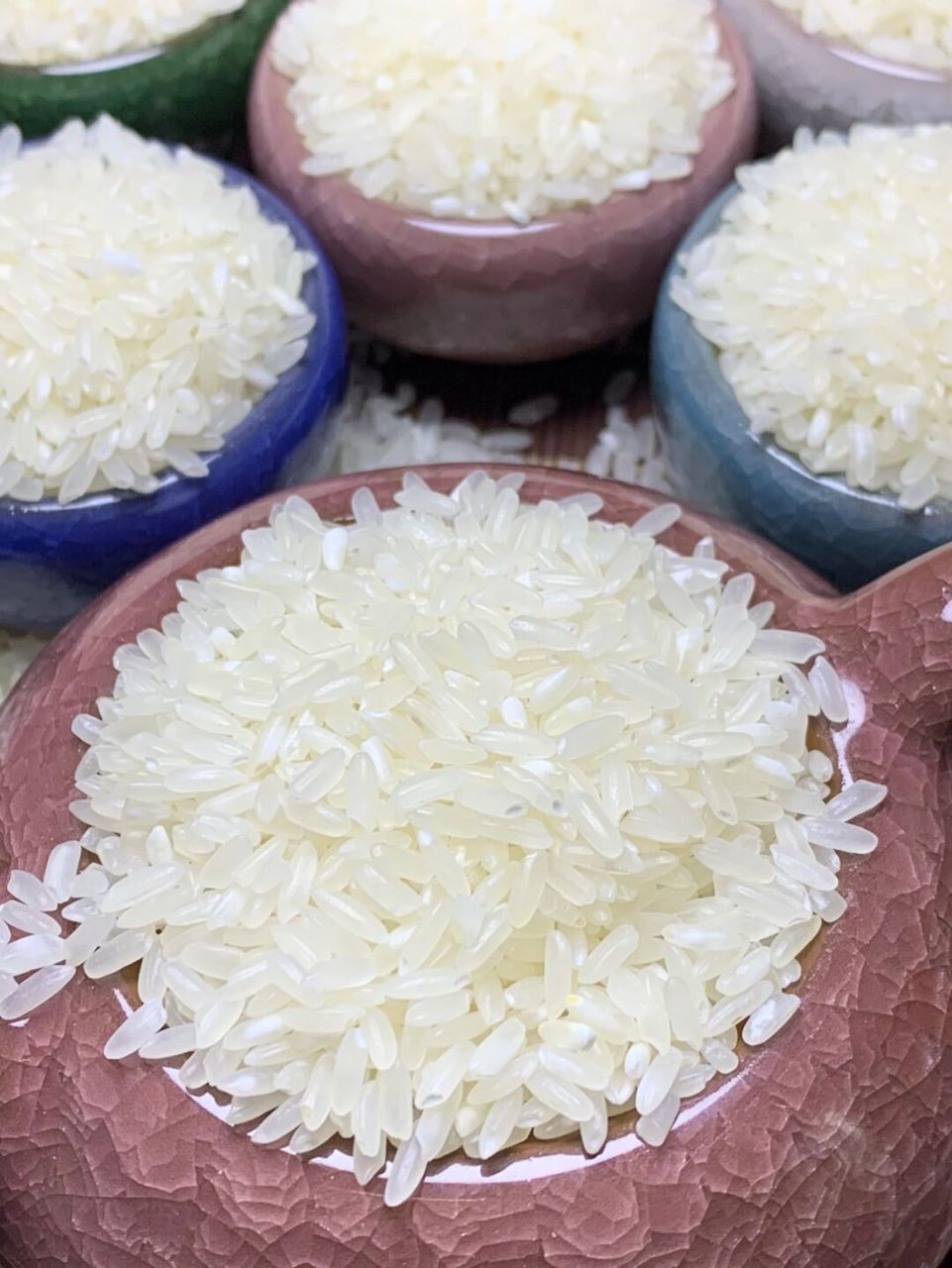 超市卖15一斤的米 五常大米,官方指导价格15元一斤,但是咱们家是五常