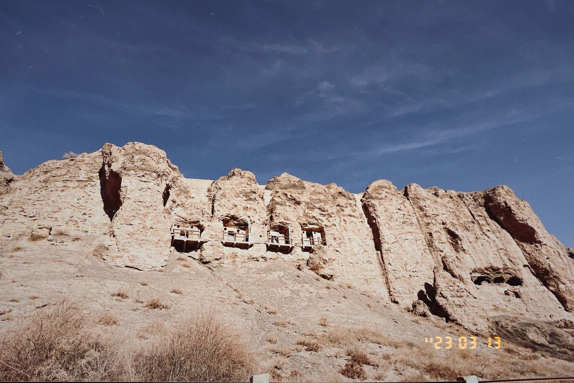 五个庙(石窟)·肃北蒙古族自治县 五个庙(石窟)位于敦煌南部约二百余
