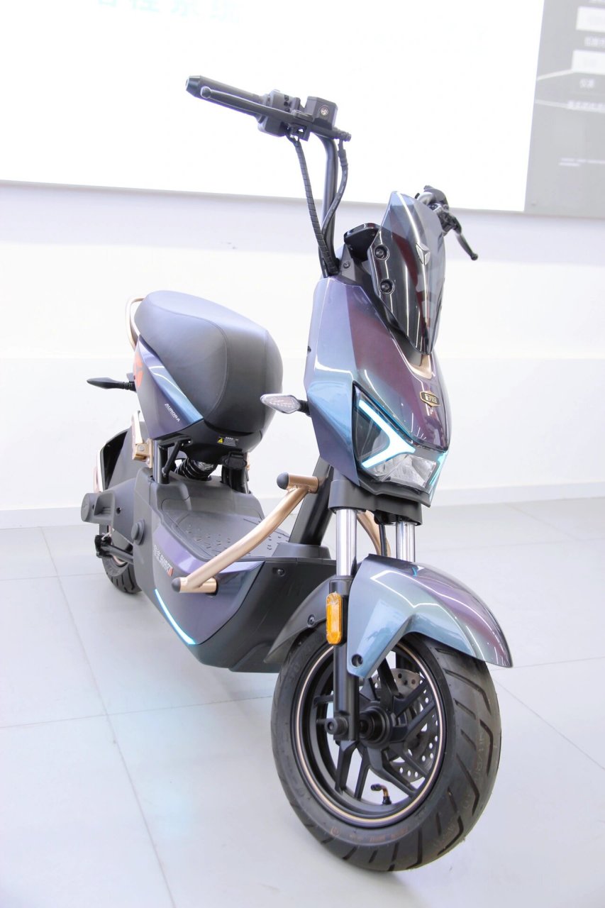 雅迪极光4.0 极光4.