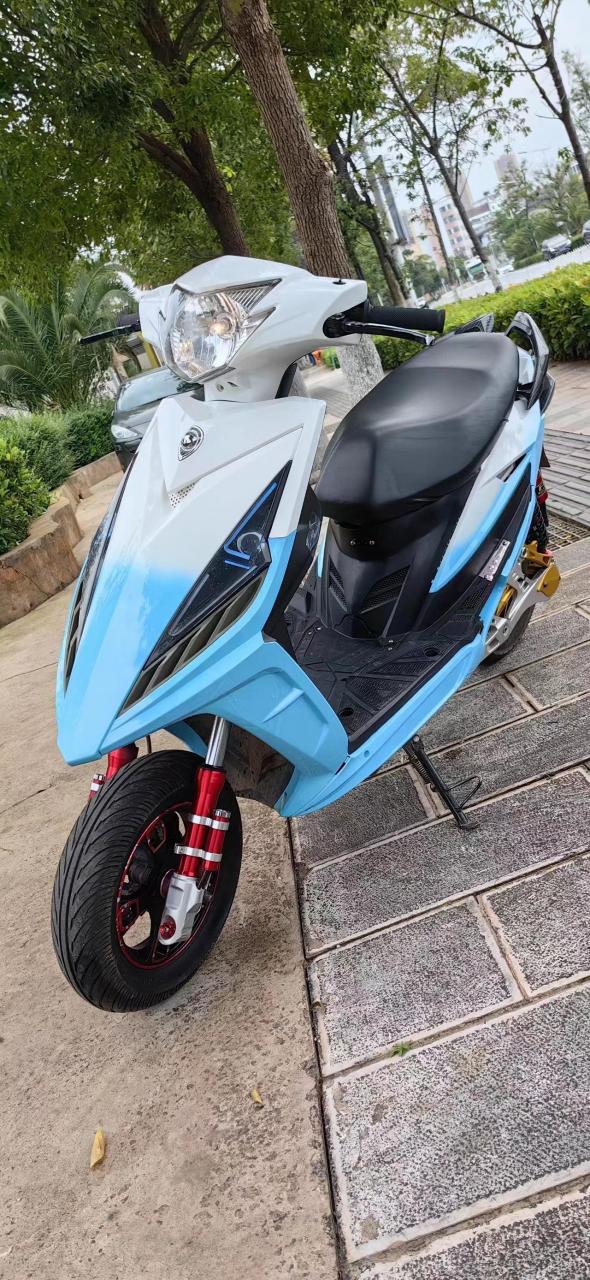 小改144战速,蓝德72350拉豫玛200tt,72v50a宁德时代20串,全新蓝白渐变