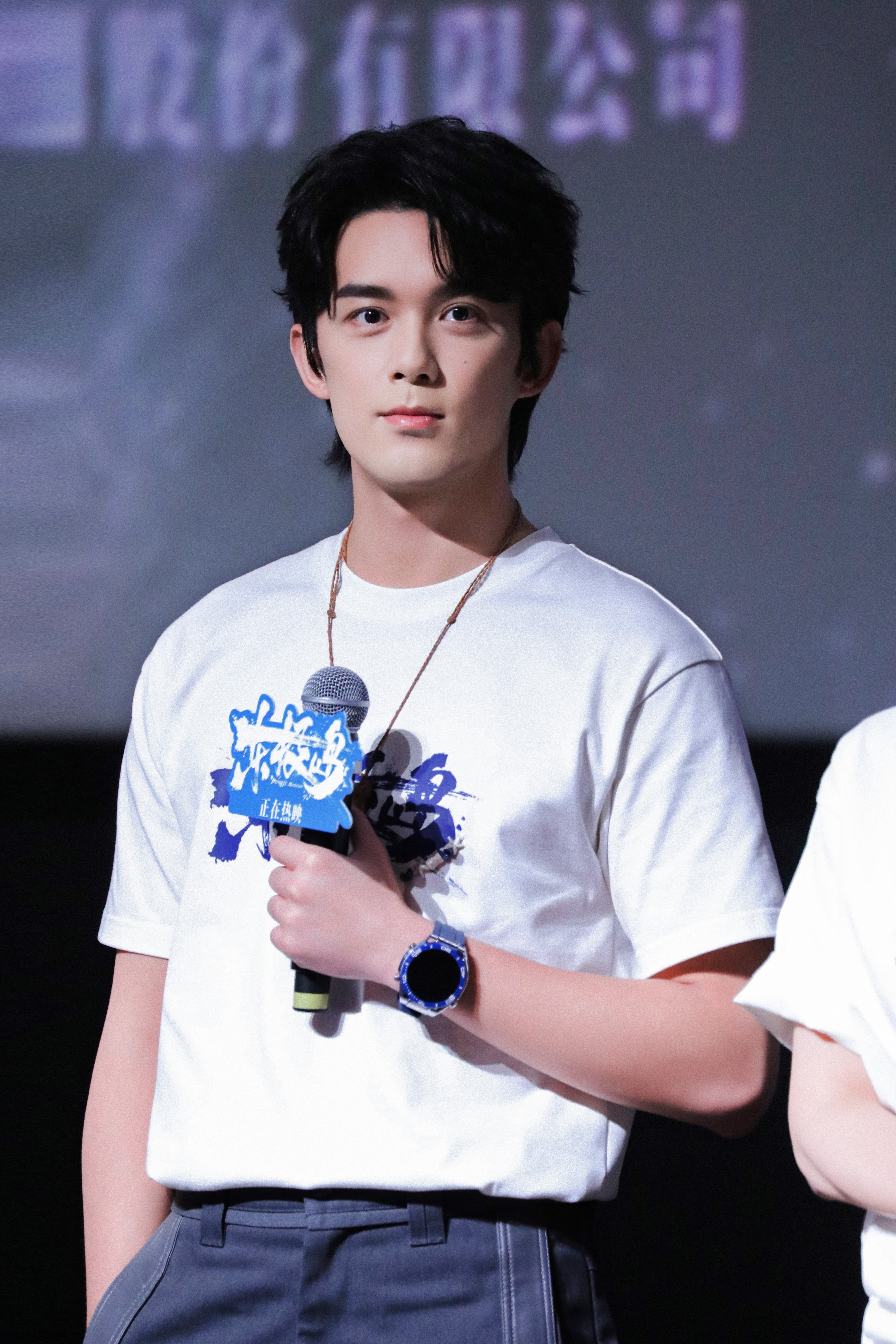 今天,阿荡吴磊leo 来到了上海,是故事微热的另一种结局