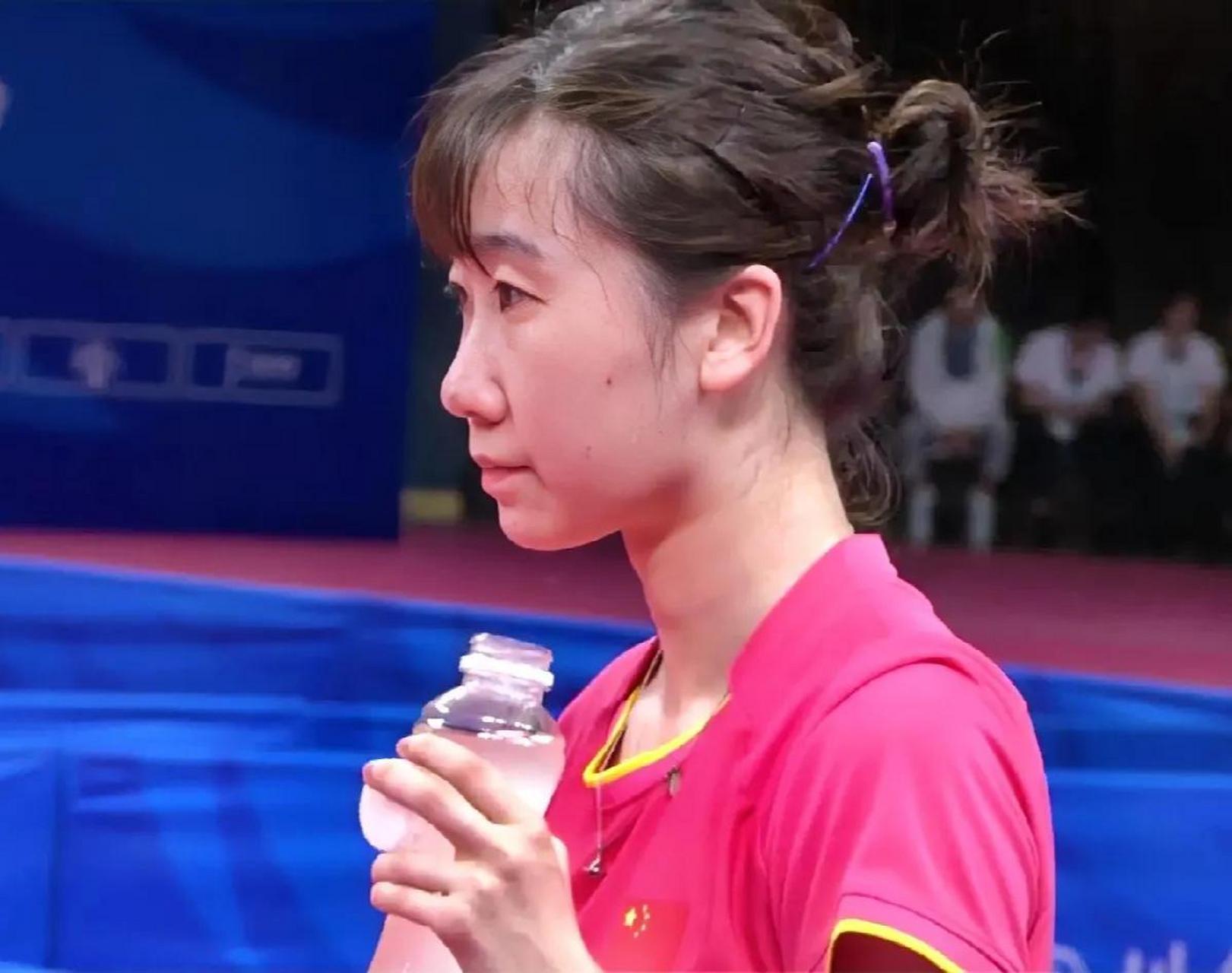 大运会乒乓球女单半决赛,钱天一vs赵尚,比赛正在进行