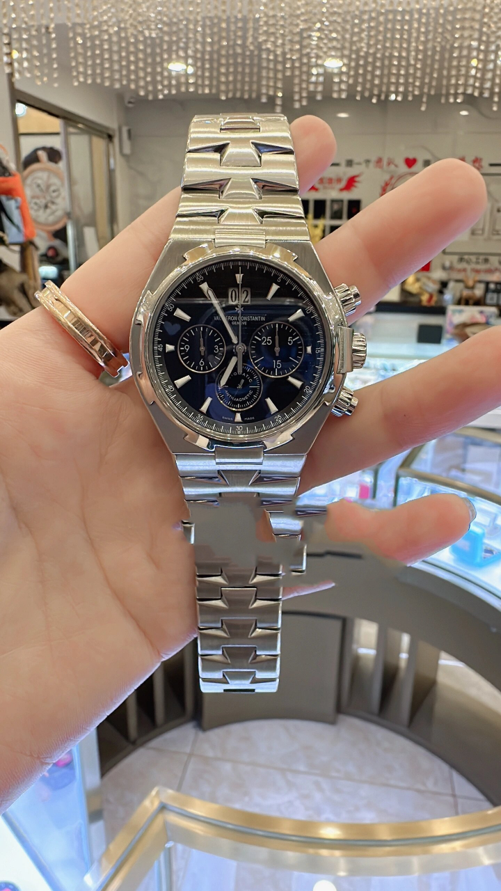 江诗丹顿纵横四海49150 江诗丹顿纵横四海系列,42mm表径黑盘,熊猫眼多