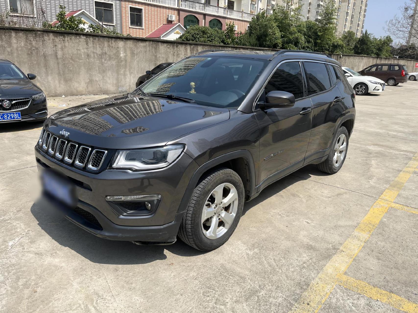 朋友一手jeep指南者,1.4t发动机,2017年11月上牌,6万公里.