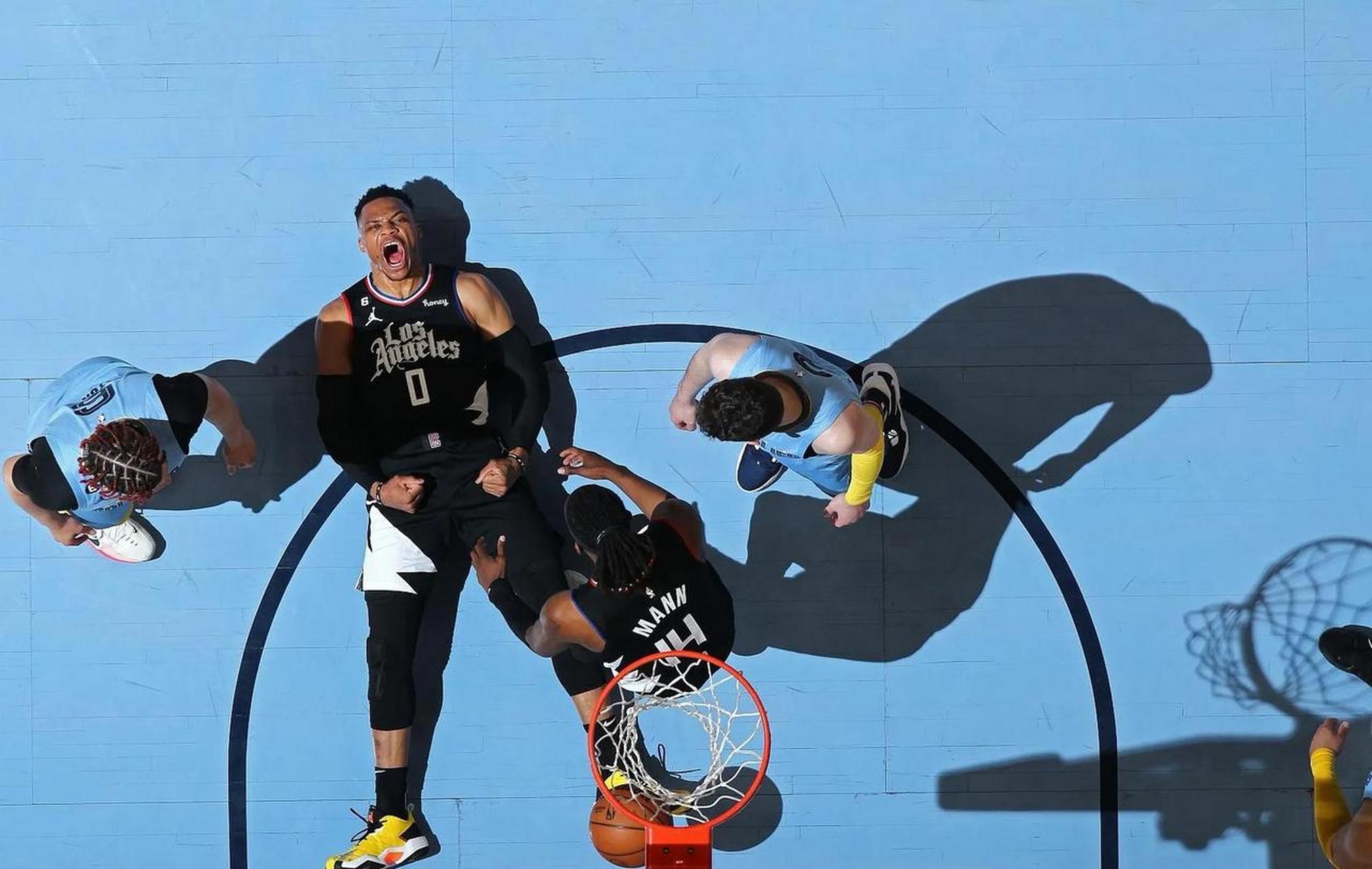 威少单核开干挑落灰熊,三分教你做人!