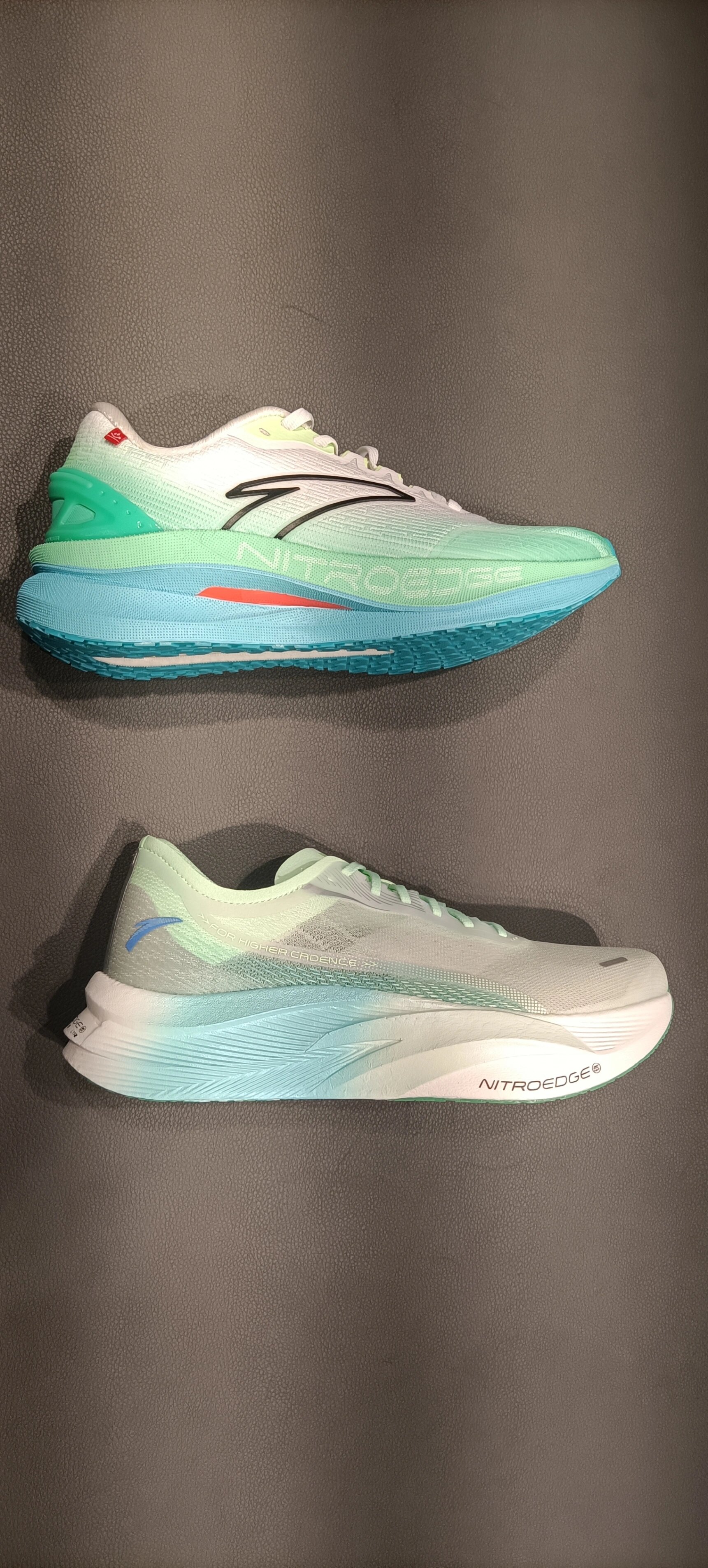 安踏冠军/安踏c202gt5