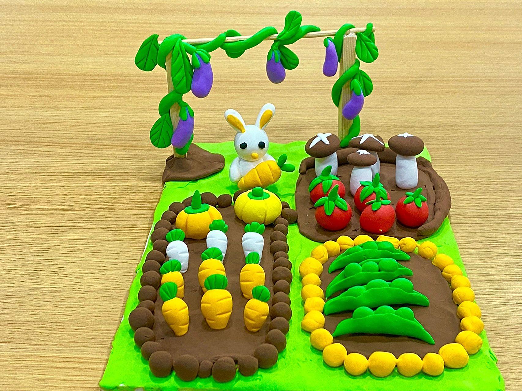 故事性导入,秋天是丰收的季节,而孩子们却感受不到这种气氛,因为它们