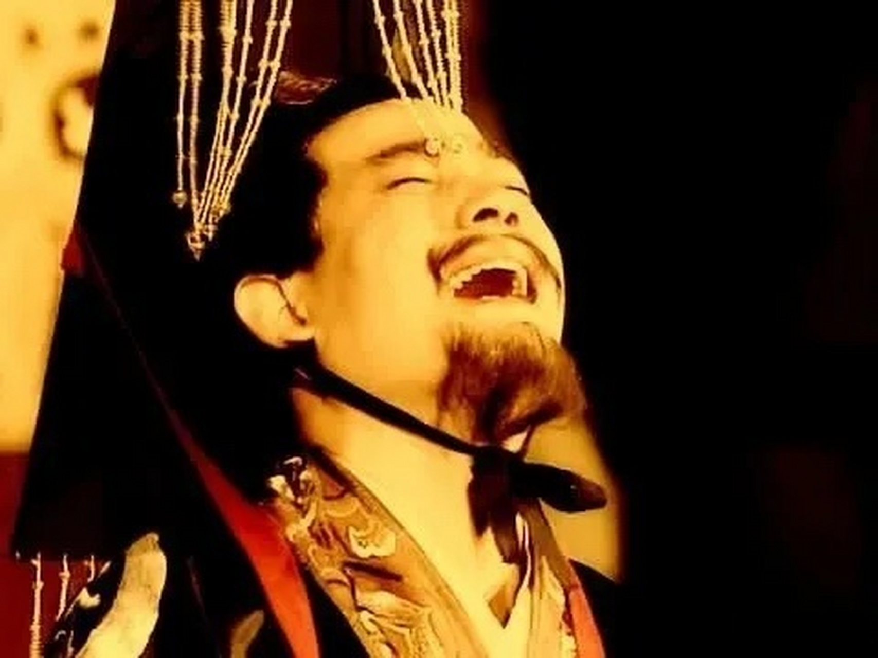 这是个好演员,《三国演义》中他扮演的汉献帝唯唯诺诺,小心翼翼,让人