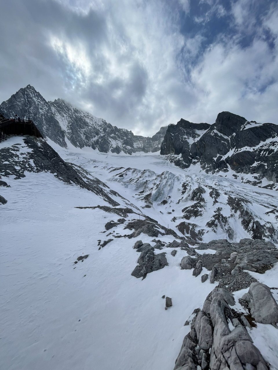 你知道玉龙雪山最高的山峰叫什么名字么 文下有攻略 扇子陡峰扇子陡峰