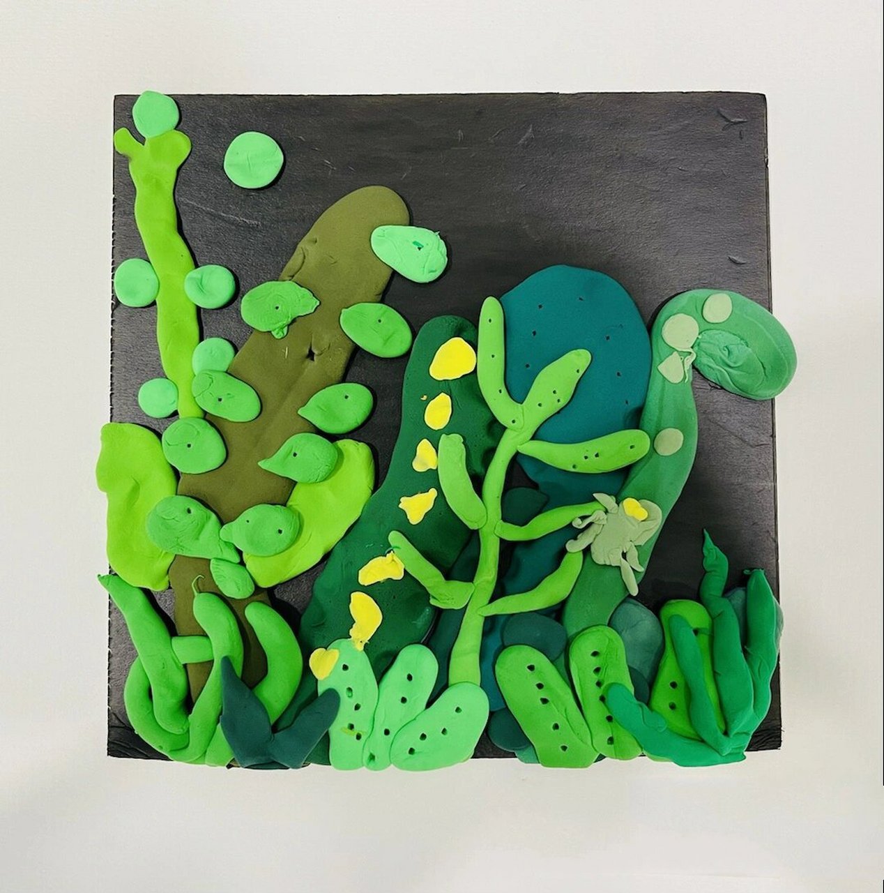 幼儿创意美术99超轻粘土绿色丛林 99 春天来了,带来一片绿油油的